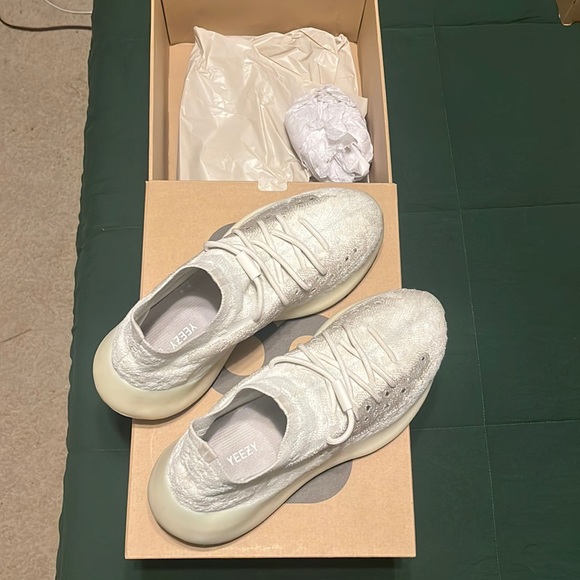 Yeezy 380 Calcite Glow - Picture 1 of 3